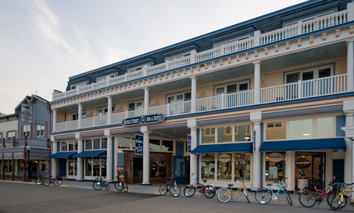 Bicycle Street Inn And Suites ماكيناك أيلاند المظهر الخارجي الصورة