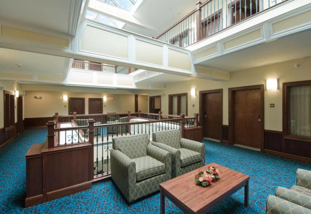 Bicycle Street Inn And Suites ماكيناك أيلاند المظهر الخارجي الصورة